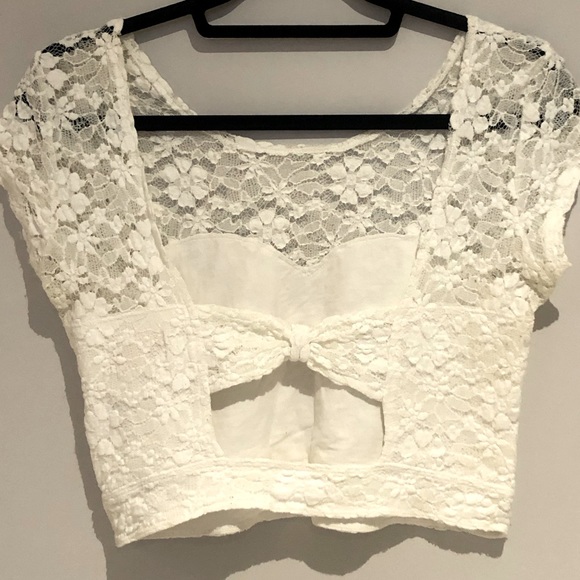 Hollister Lace Crop Top - Picture 2 of 3